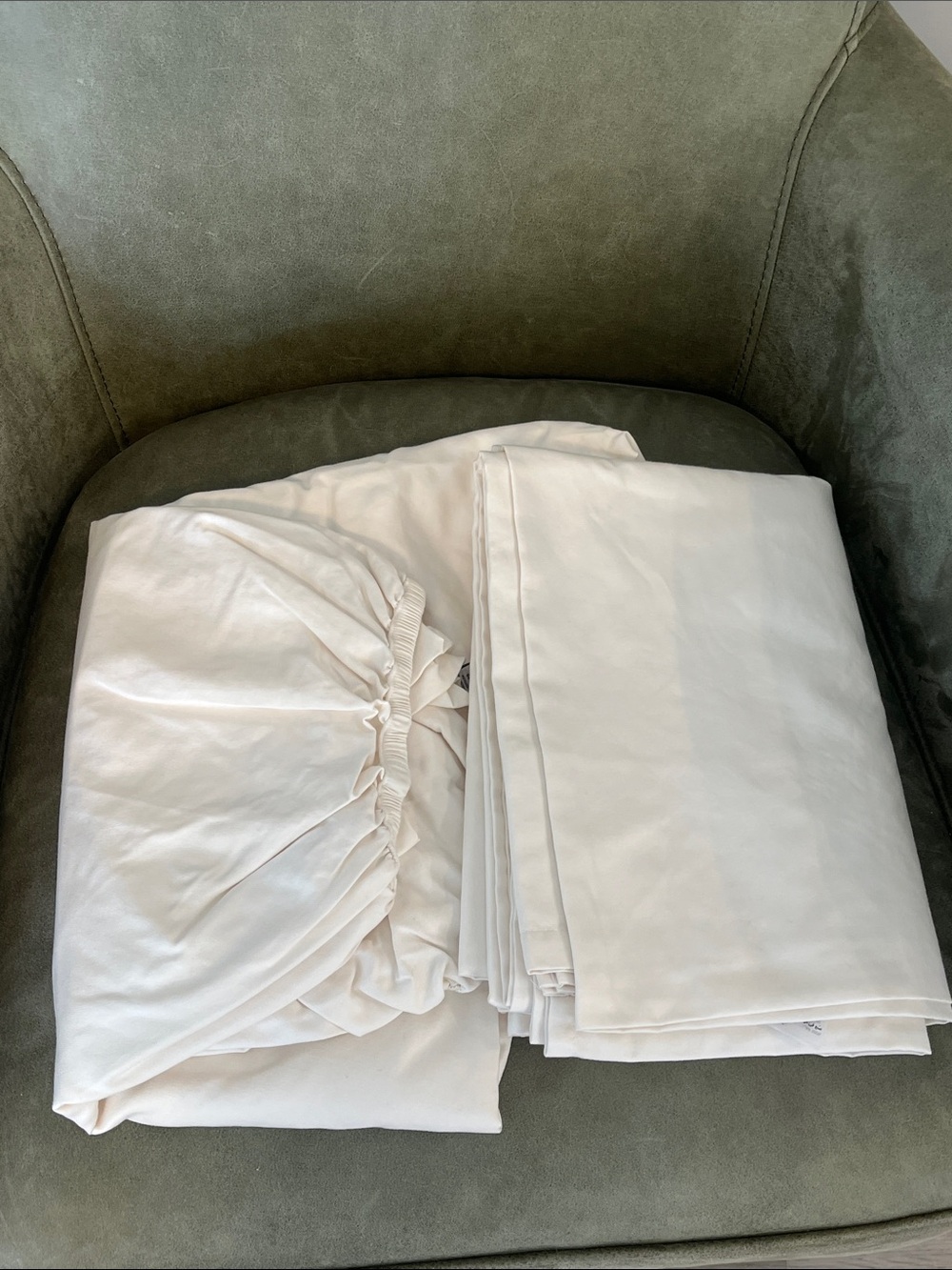 Like new. Charter club twin sheets - Picture 4 of 4